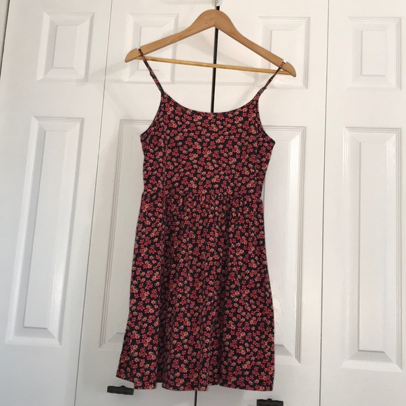 🚫 Sold 🚫Forever 21 Red Floral Sun Dress - Picture 5 of 5